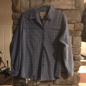 Nice sleeves roll up  fits like a large nice non smoke home